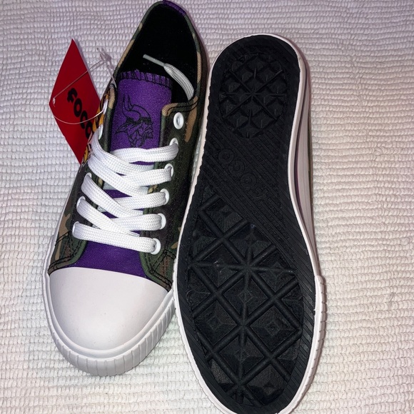 MN Vikings women’s camo canvas shoes size 7 NWT - Picture 4 of 6